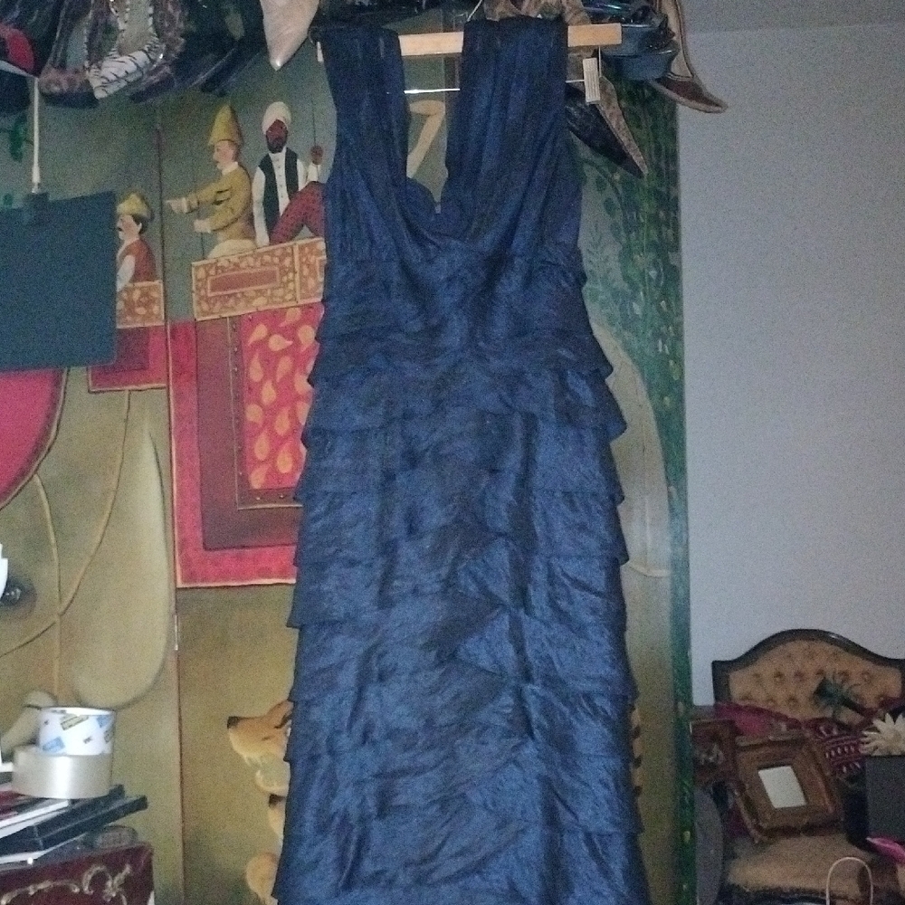 Elegant Black Sleeveless Layered Evening Dress